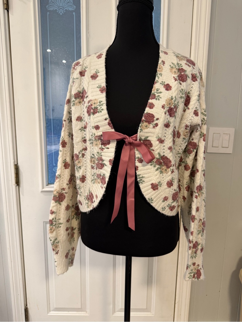 Francesca's Collections Cream Floral Cropped Cardigan with Rose Tie